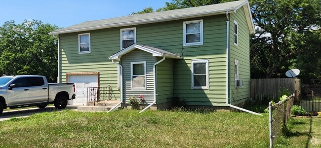 Building Photo - 304 Wilshire Dr Rental