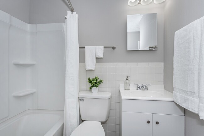 Photo - Midway Apartments