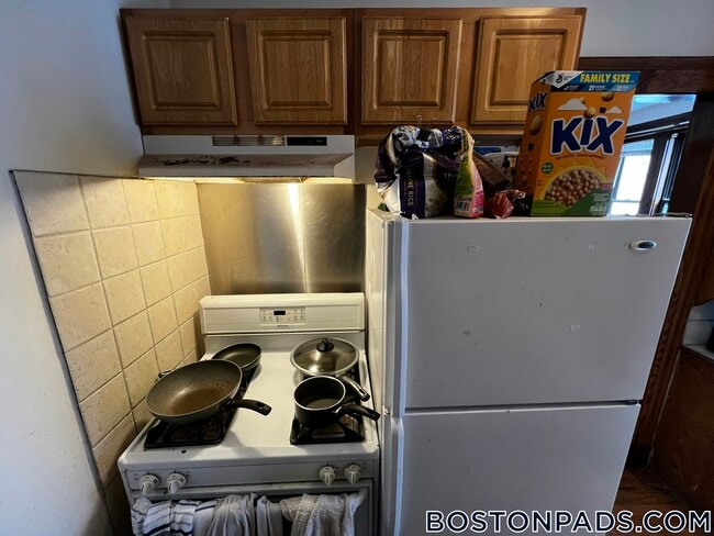 Photo - 240 Kelton St Unit 9