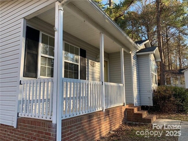Photo - 104 Pepper Cir