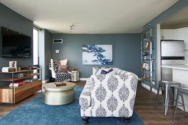 Photo - 1700 N Clark St