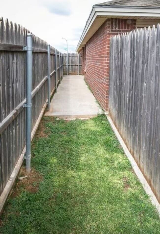 Photo - Available June 2026! 3 bed 3 bath 2 car garage