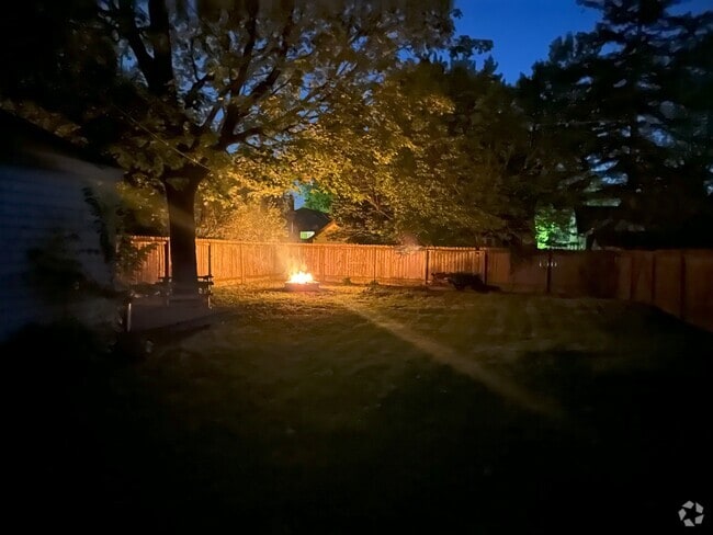 Backyard Firepit 1 - 161 17th St N Rental