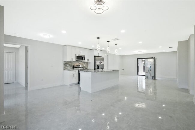 Photo - 3411 27th St SW