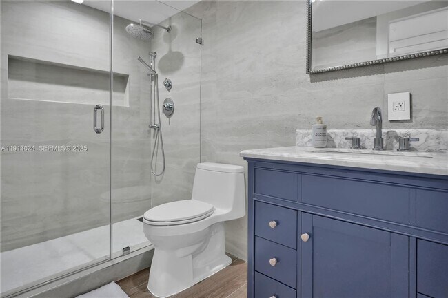 Photo - 5555 Collins Ave Unit 3E