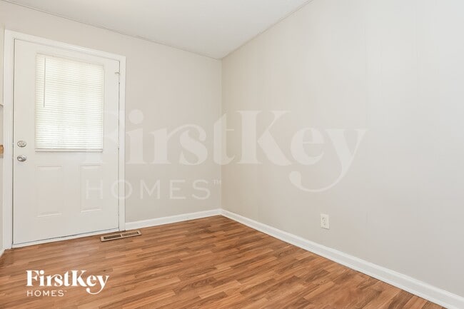 Photo - 4971 Oakdale Dr
