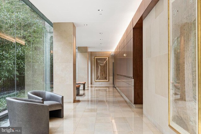 Building Photo - 1111 23rd St NW Unit 4C