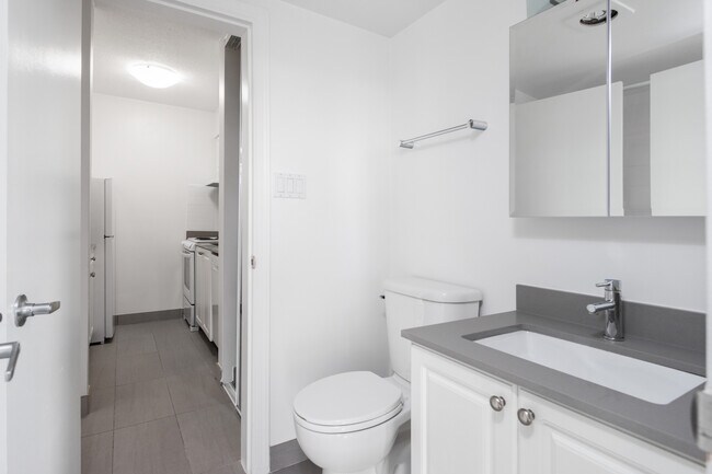 Photo - Hendry House Unit 00905