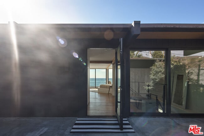 Photo - 24548 Malibu Rd