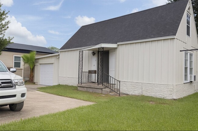Building Photo - 519 Shaver St Rental