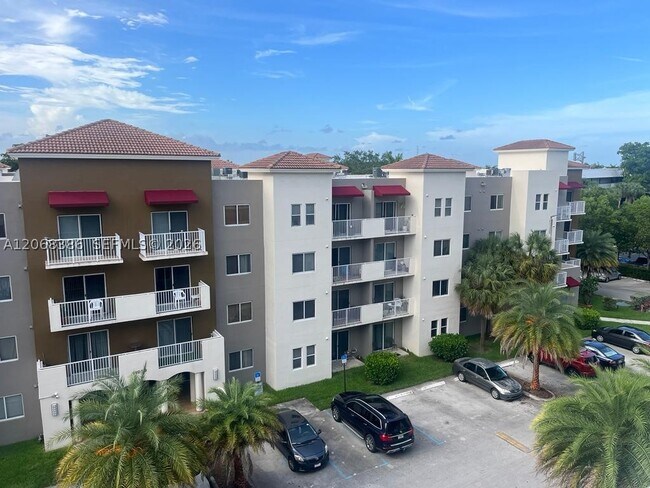 Building Photo - 11060 SW 196th St Unit 511
