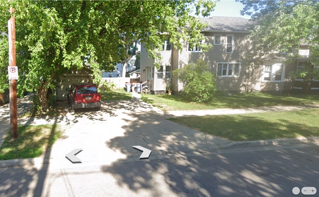 Building Photo - 833 10th St NW Unit Apartment #2