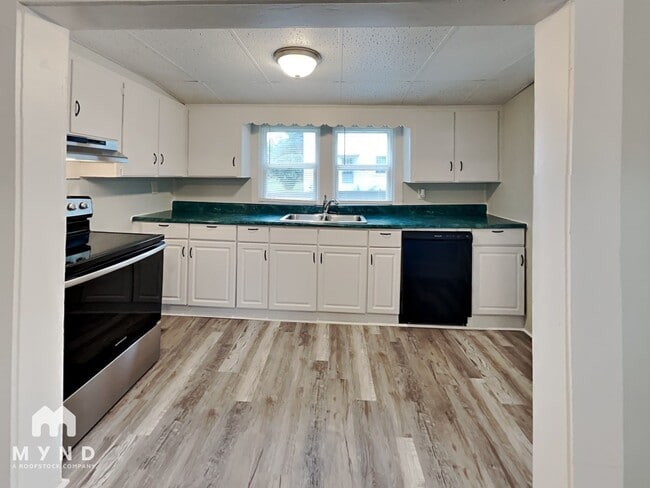 Photo - 4708 Court S