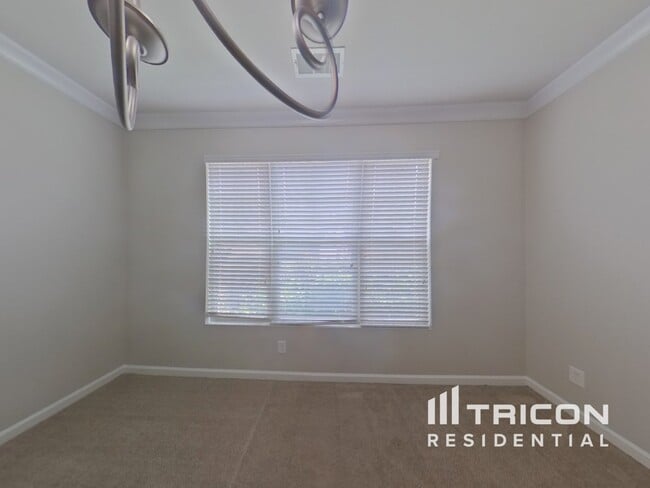 Photo - 64 Ledford Way