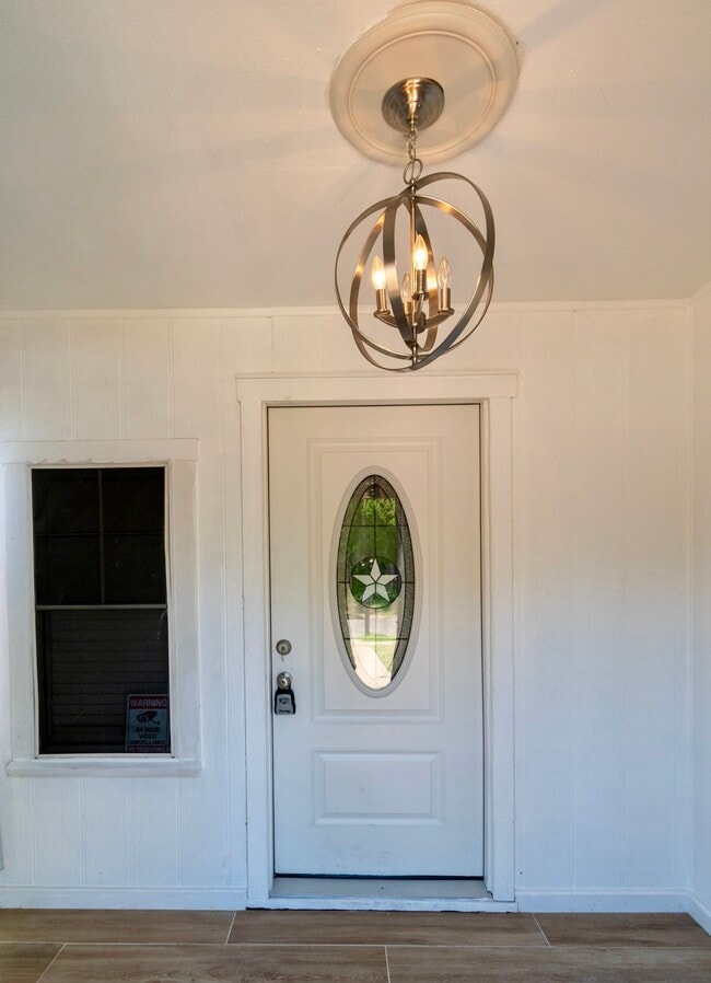 Photo - 3212 Wenz Ave