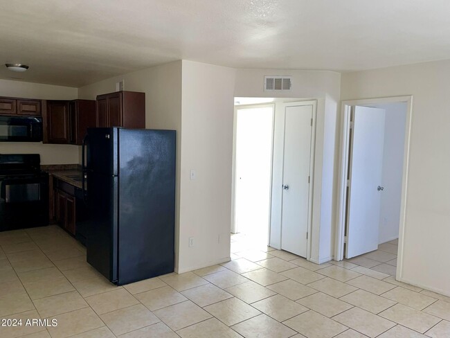 Photo - 2417 West Campbell Ave Unit 304