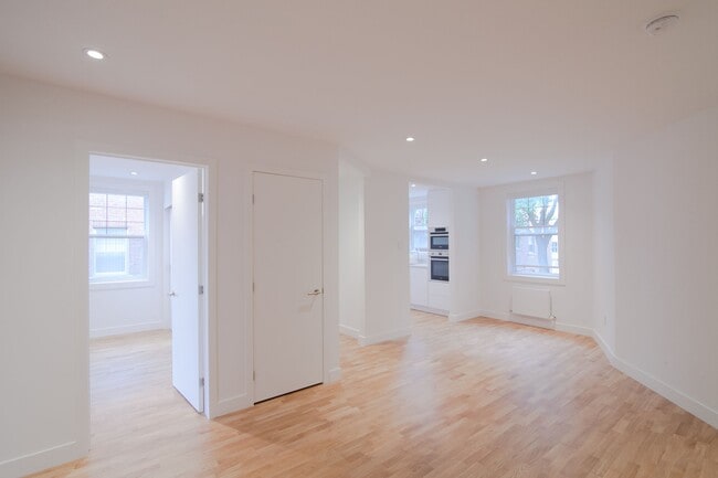 5552 Snowdon Street - 5552 Snowdon Street Unit 12