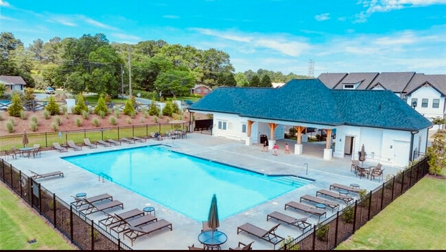 Photo - 16 Garrison Dr