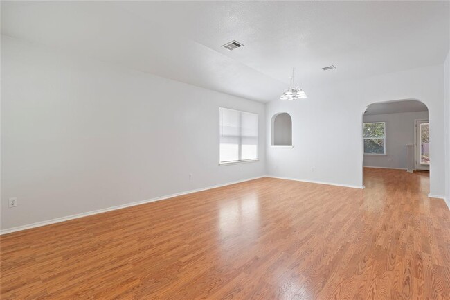 Photo - 3307 Blue Ridge Dr