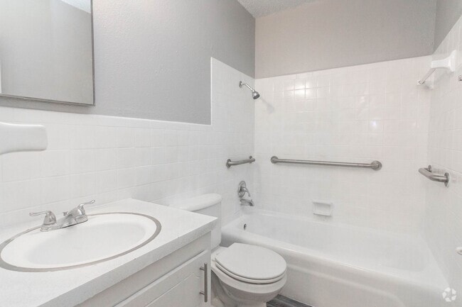 Building Photo - Move-In Special No Deposit HURRY ENDS SOON!! Unit 1305 B Rental