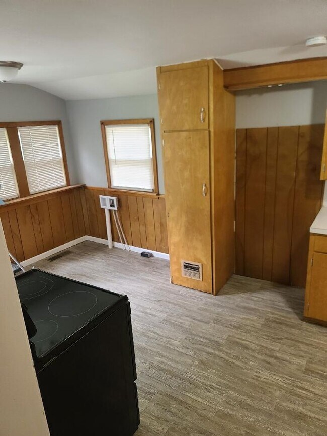 Photo - 820 N Walnut St