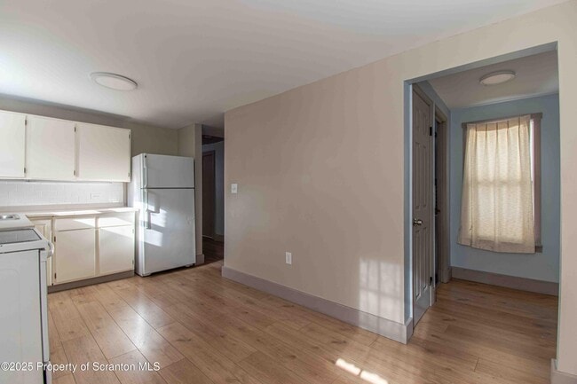 Photo - 540 N Main St