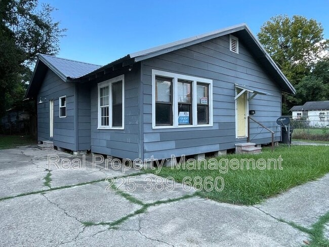Building Photo - 3315 Weller Ave Rental
