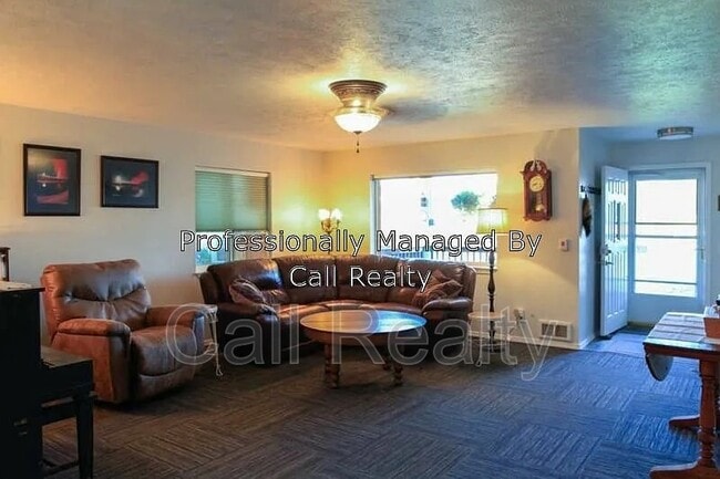 Photo - 3104 E 42nd Ave