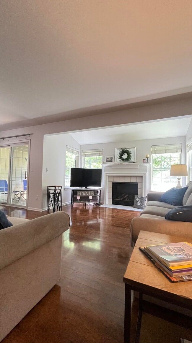 Photo - 771 Taylor St