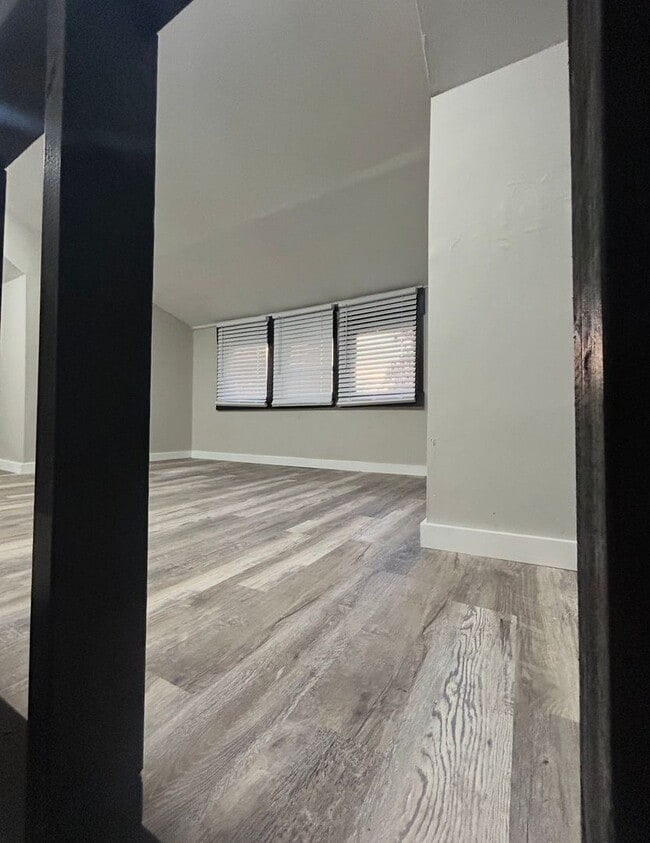 Photo - Beautifully renovated 4 bedroom house!