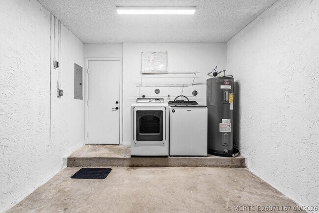 4303 NW 1st Dr