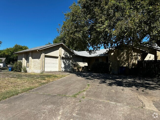 Building Photo - Brock Properties3 (8201 Hood Cir) Unit A Rental