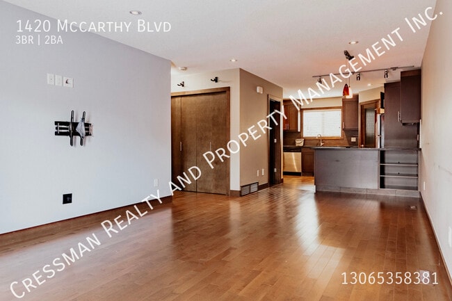 Photo - 3 bedrooms, 1.5 baths, double car garage