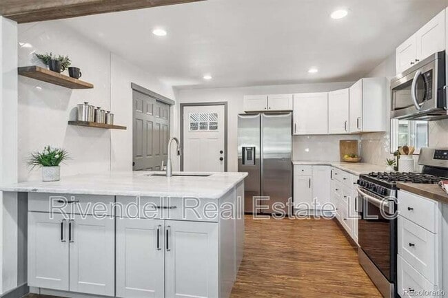 Photo - 1882 S Michigan Way