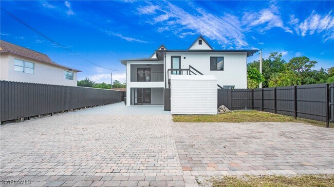 Photo - 9002 Somerset Ln