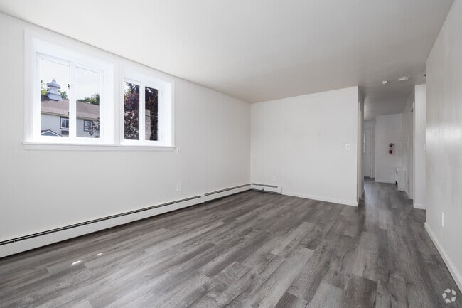 2 habitaciones, 1 baño - 860 pies cuadrados - Sala de estar - Hopewell Gardens