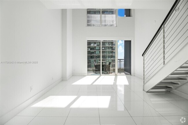 Building Photo - 60 SW 13th St Unit 2208 Rental