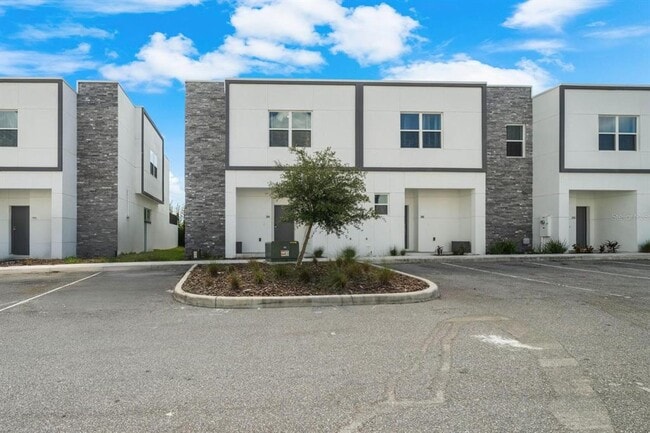 Building Photo - 384 Famagusta Dr