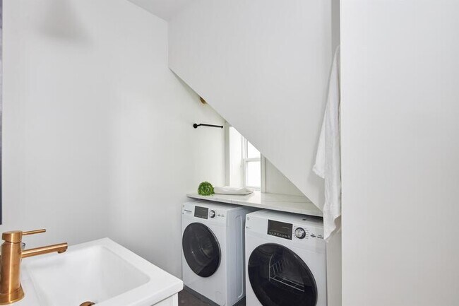 Photo - 331 Catherine St