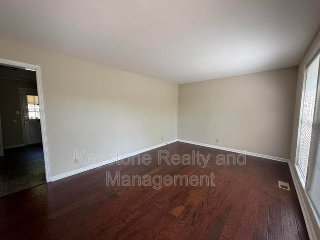Photo - 1511 Cavern Court