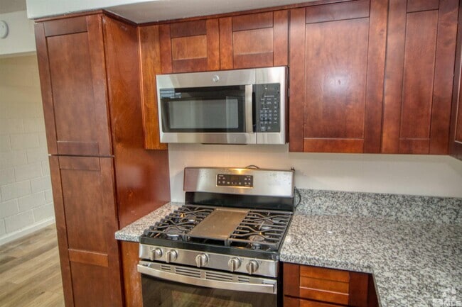 Building Photo - 521 C St Rental