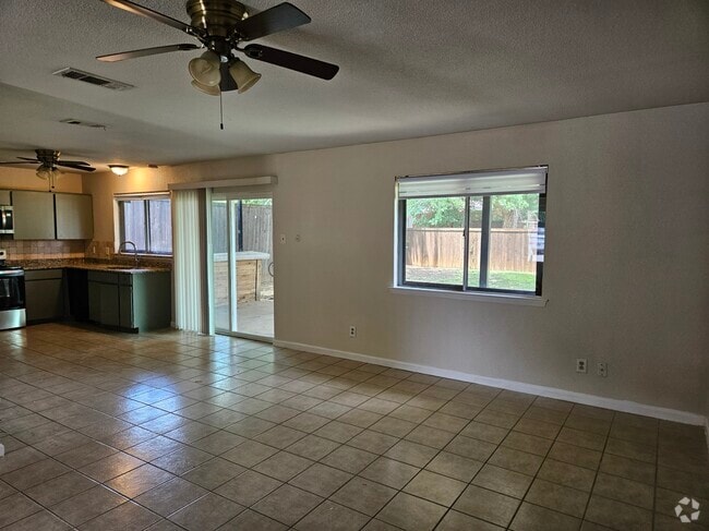 Building Photo - 611 Dewberry Dr Rental