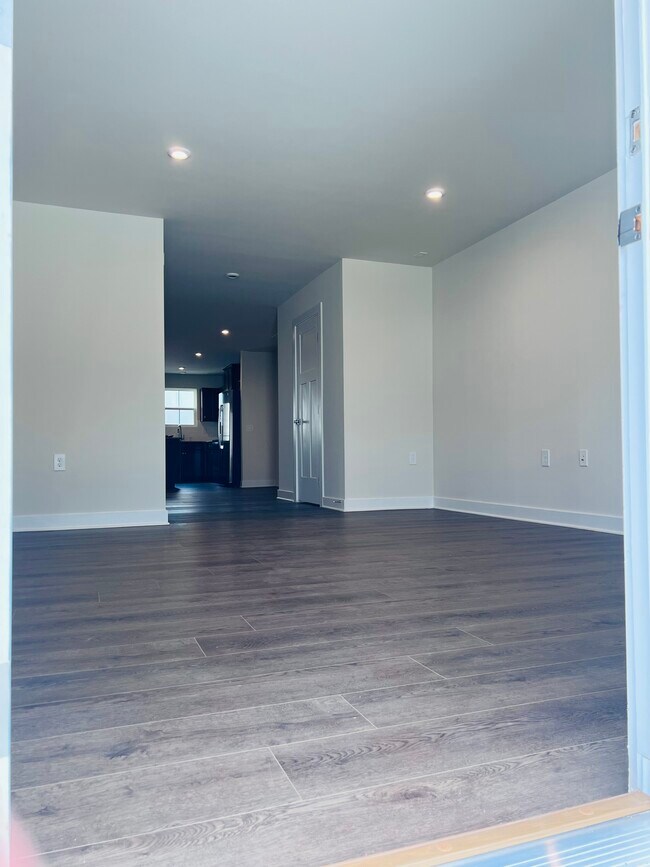 Photo - 415 Camarillo LN