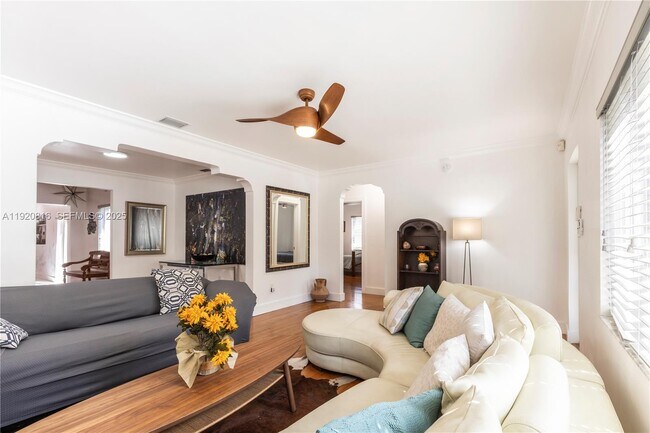 Photo - 753 NE 81st St