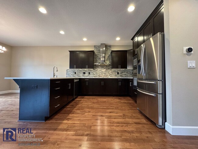 Photo - 650 NW Willow Glen Pl