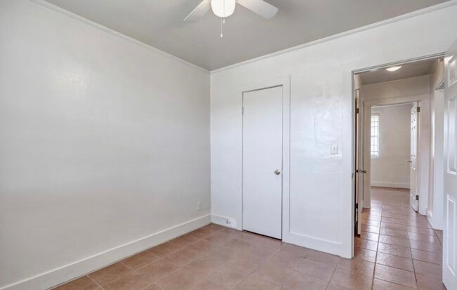 Photo - 2920 Moncrief Rd Unit 2920 Moncrief Rd