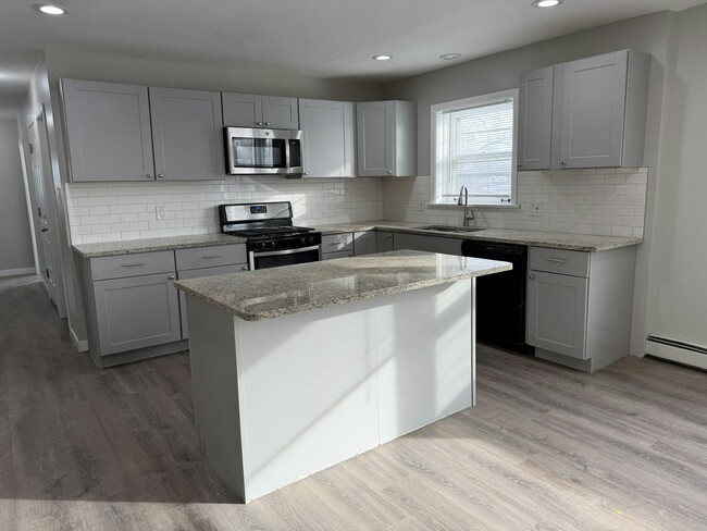 Photo - 5358 S Narragansett Ave Unit 3