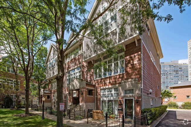 Building Photo - 4930 S Cornell Ave Rental