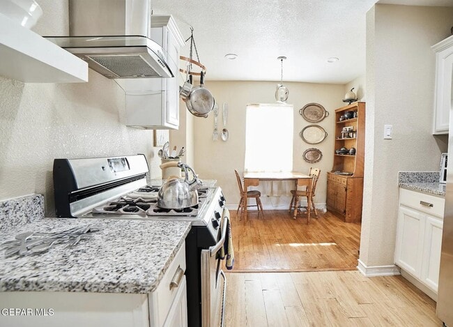 Photo - 3236 Richmond Ave