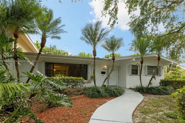 Photo - 7920 SW 132nd St Casa